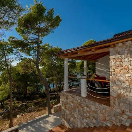 Ferienvilla Centovi Dvori Mitten Im Pinienwald Petomavar